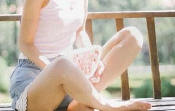 来自Habin夏彬 (하빈)的最新消息！“MissDica–欢乐水花泳池派对”原图更新，享受水世界的派对时刻！